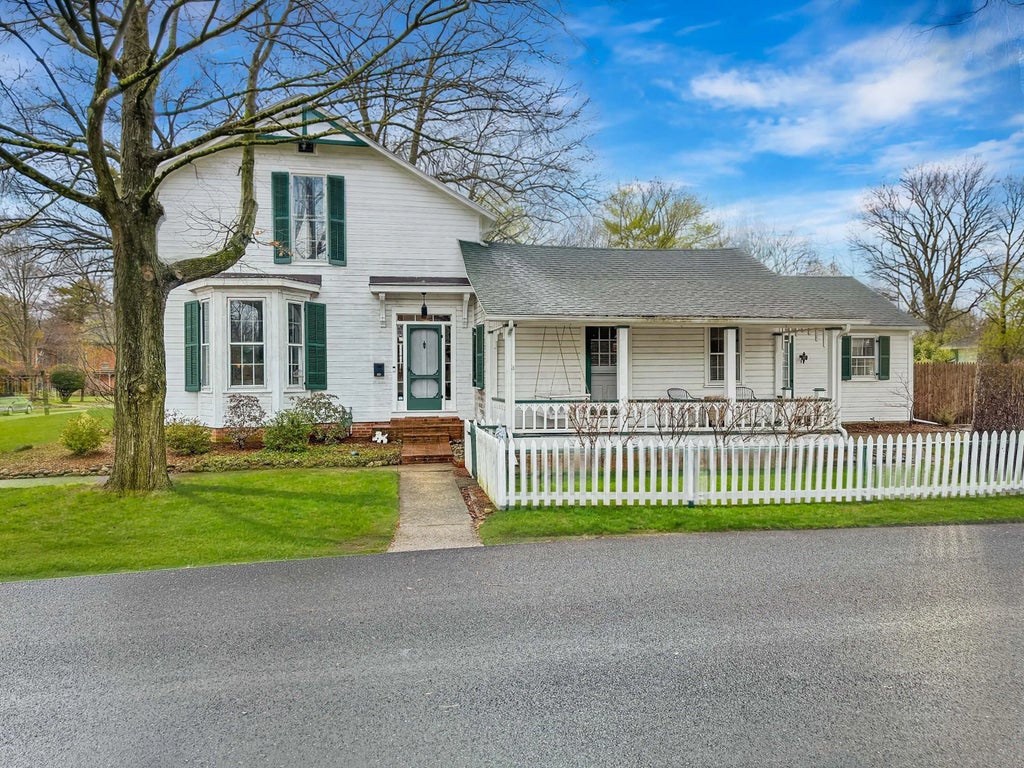 325 W Reynolds Street, Urbana