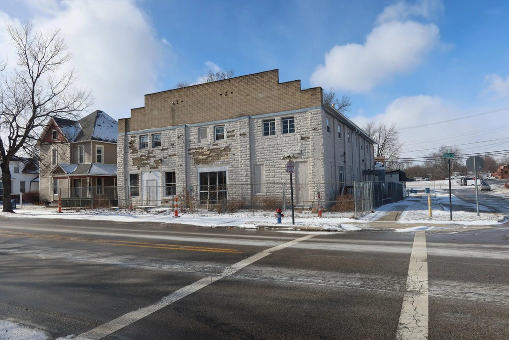 303 S Main Street, Marysville