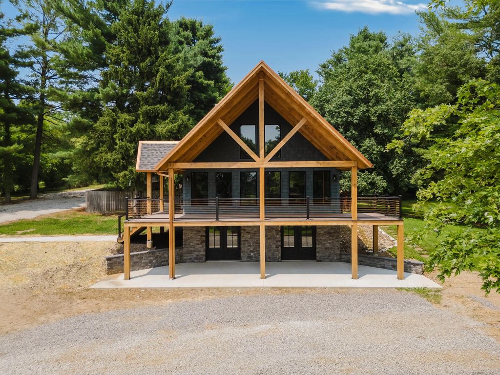 8347 Jacksontown Road, Newark