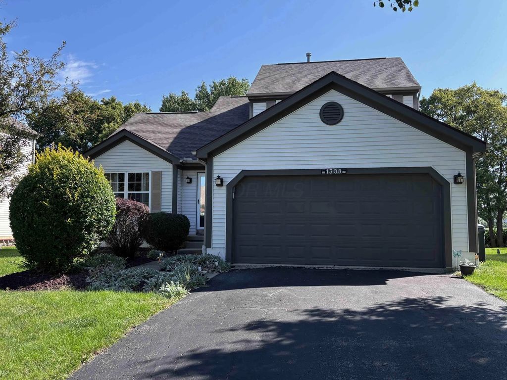 1308 Four Star Drive E, Galloway