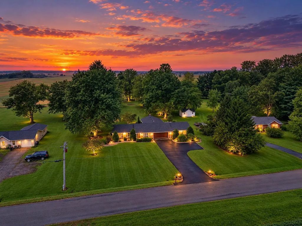 5800 Game Farm Road, Urbana