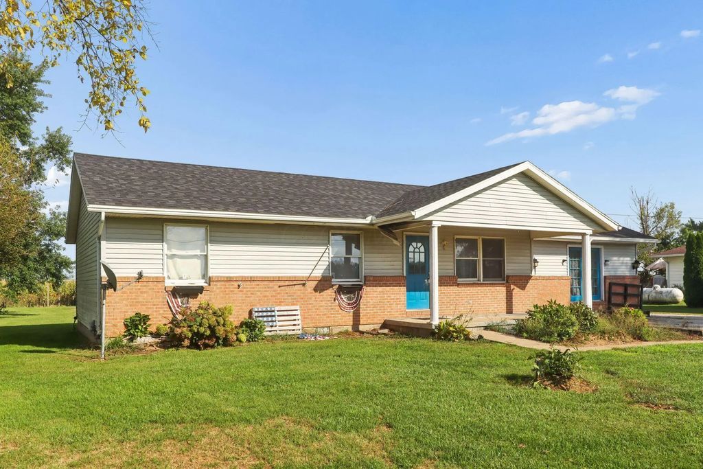 1345 S Dugan Road, Urbana
