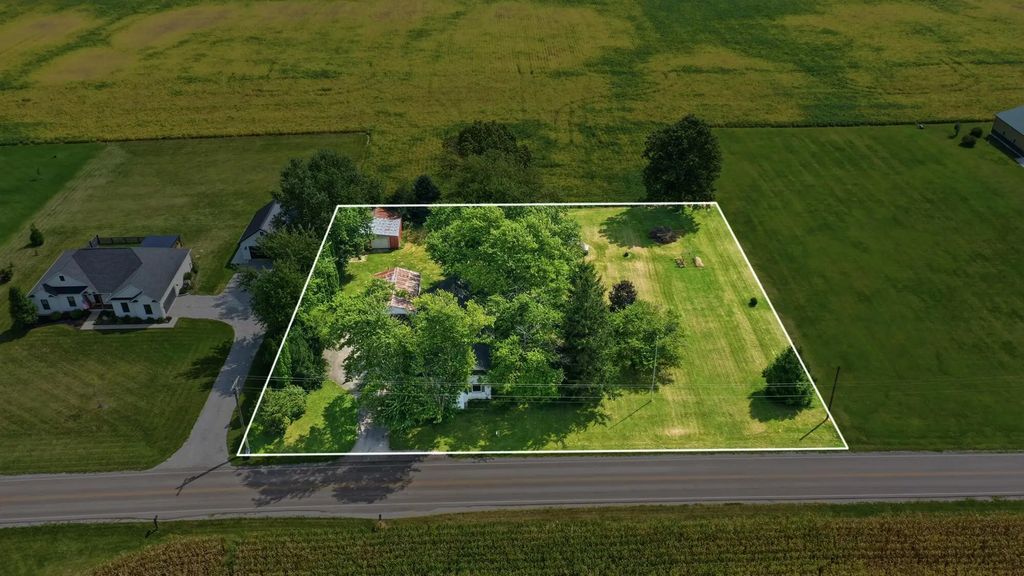 1353 Three Mile Road, Urbana