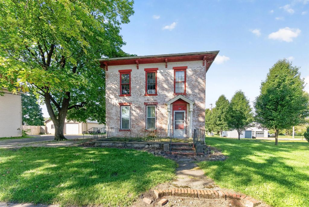 309 N Main Street, Degraff