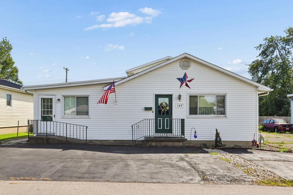 147 Evans Avenue, Urbana
