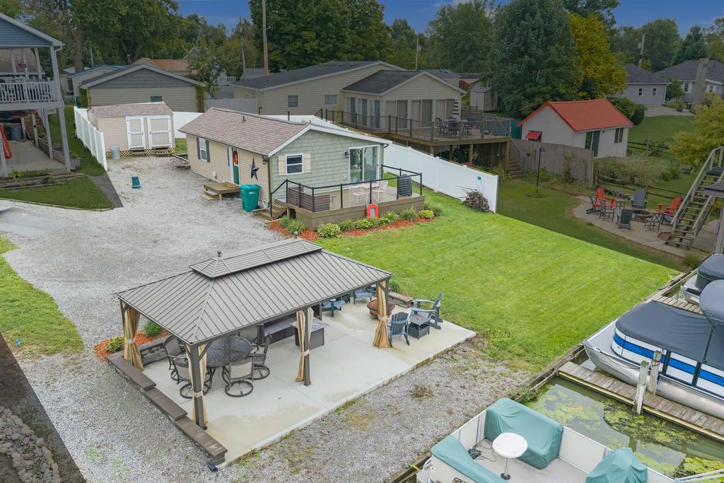 11162 Maple Drive, Lakeview