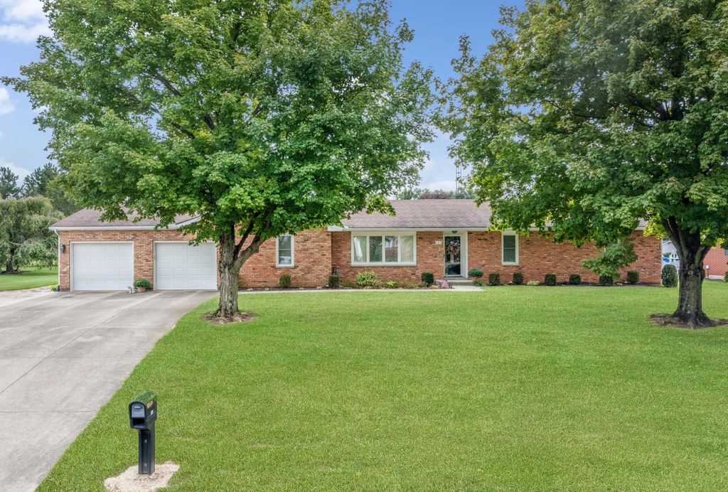 121 New Haven Drive, Urbana