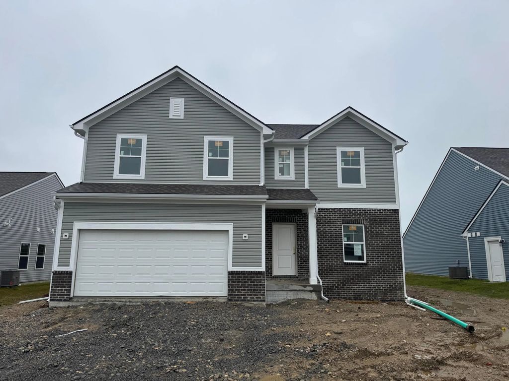 332 White Pines Drive, Bellefontaine