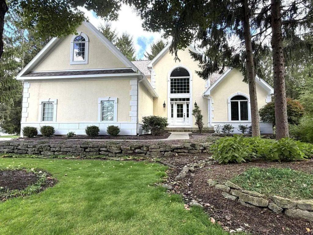 220 Bent Pines Court, Bellefontaine