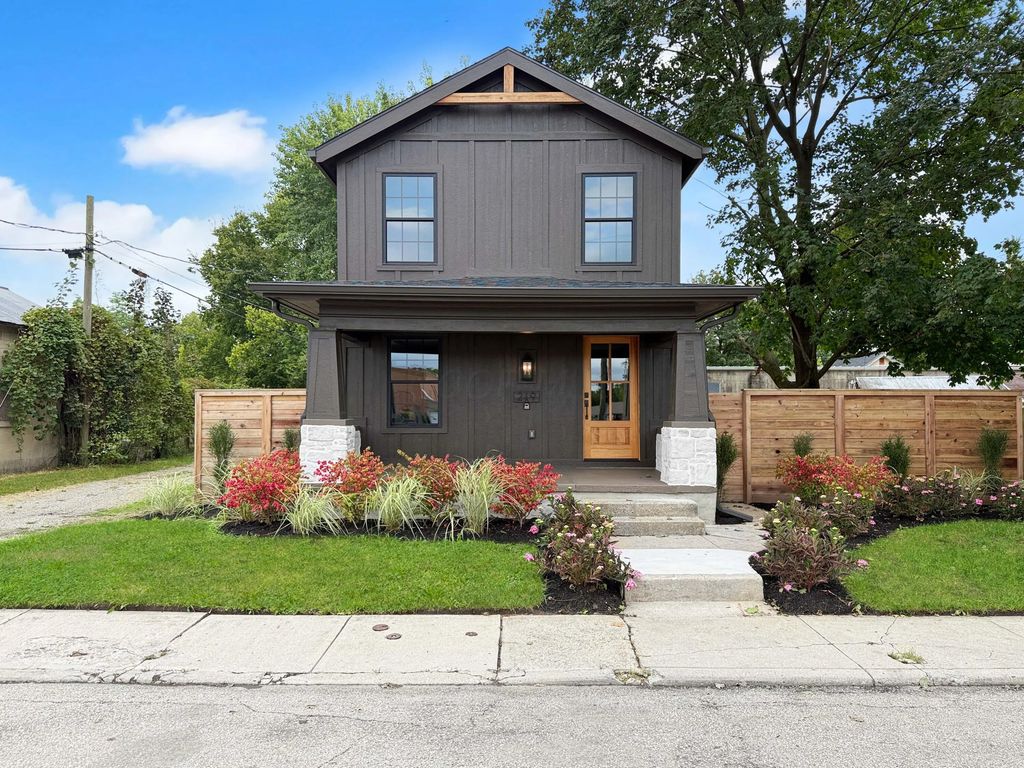 219 S Locust Street, Urbana