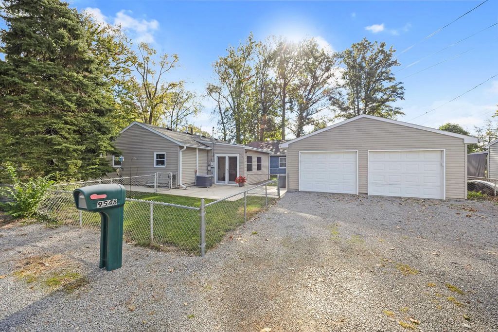 9548 Lakeshore Drive E, Huntsville