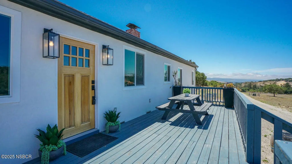 1990 Tularosa Road, Lompoc