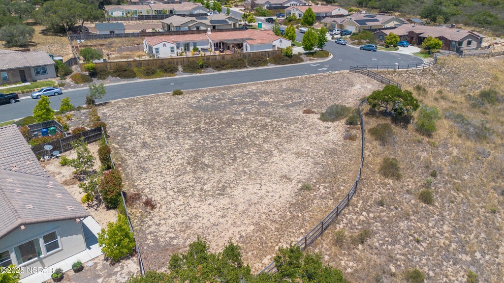 384 Falcon Crest Drive, Lompoc