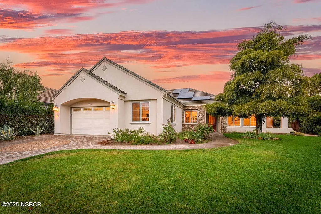 1230 Coast Oak Drive, Solvang