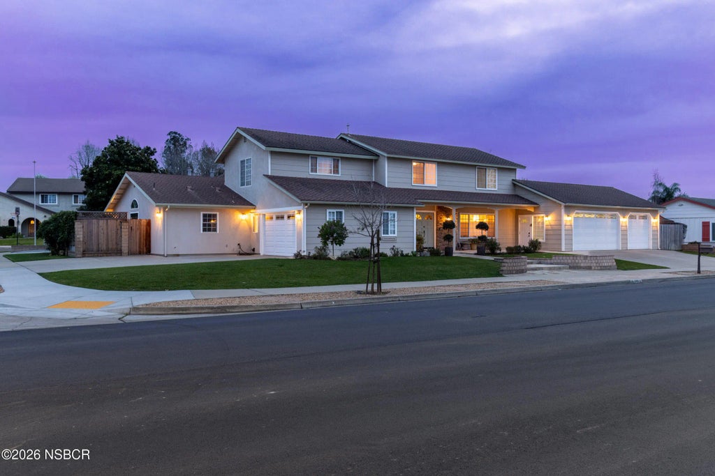 390 Meadowbrook Drive, Santa Maria