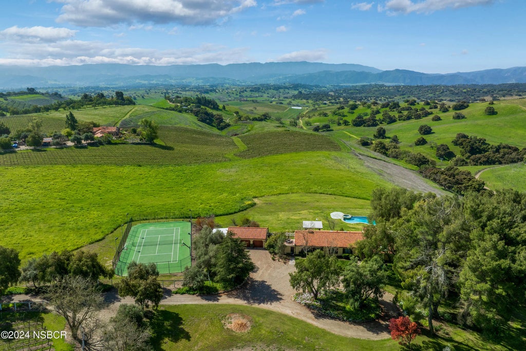 2851 Tapadero Road, Solvang