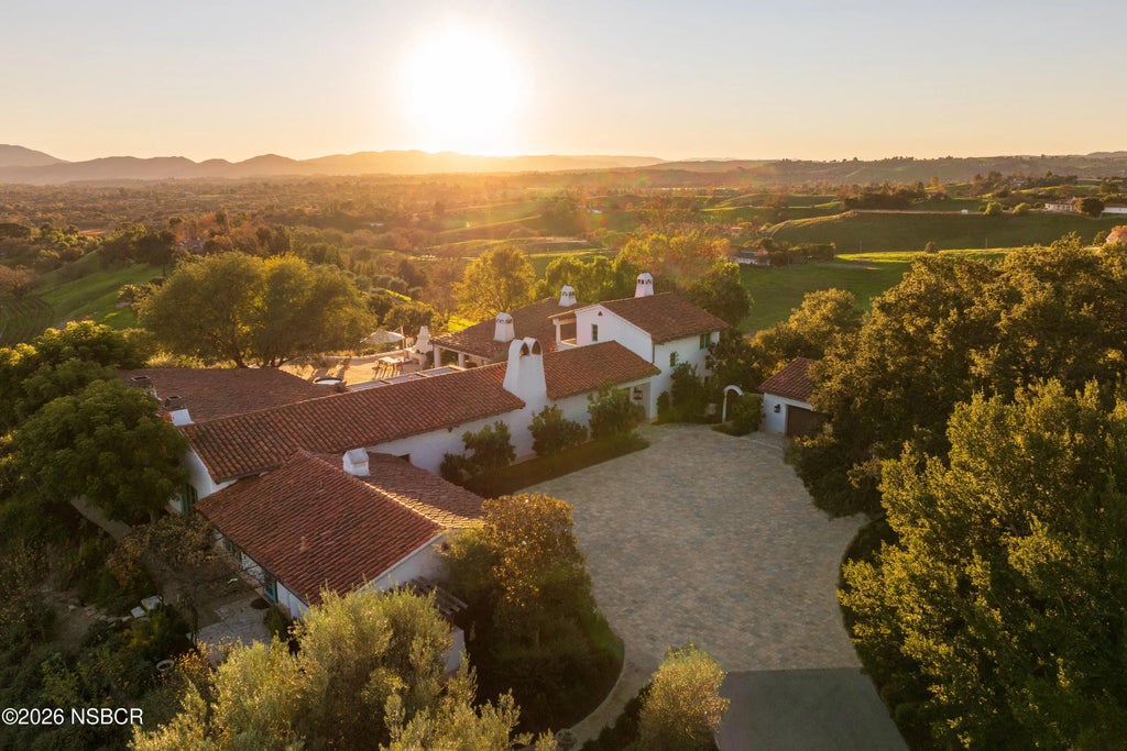 2830/2750 Calzada Avenue, Santa Ynez