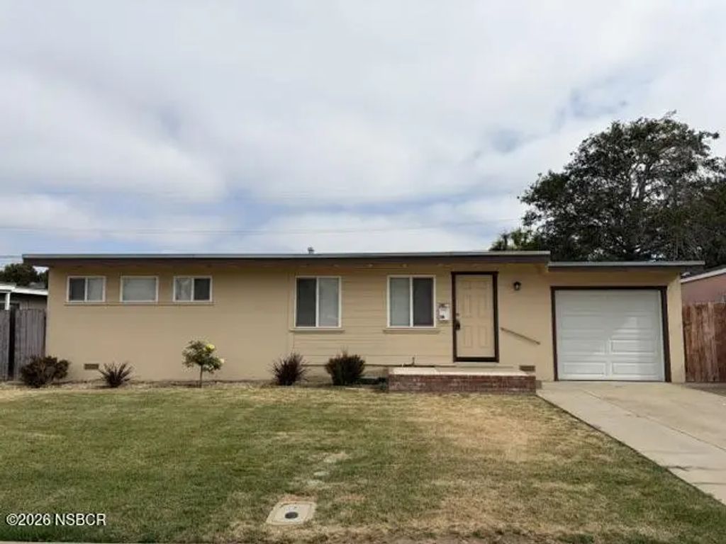 813 E Mariposa Way, Santa Maria