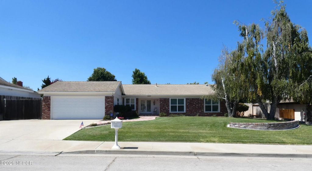 1040 Foxenwood Drive, Santa Maria