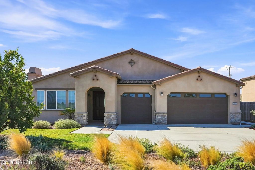 794 Hickok Circle, Santa Maria