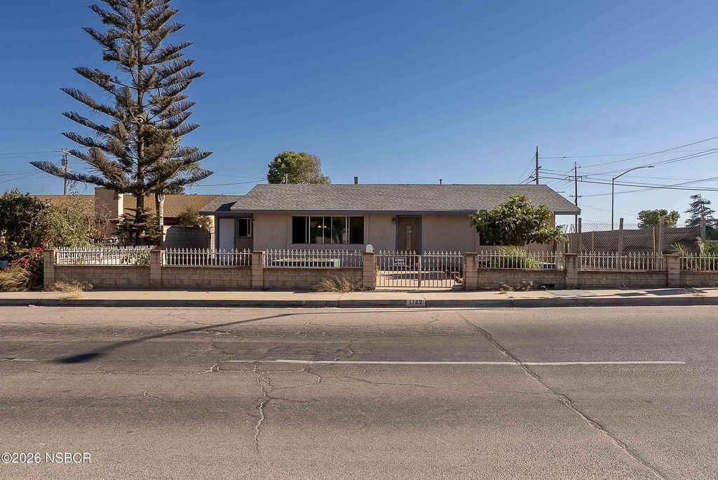 1142 W Donovan Road, Santa Maria