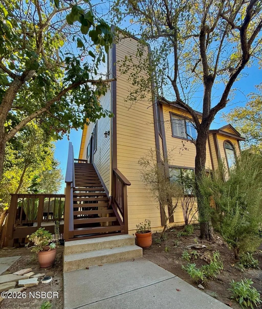 1674 Laurel Avenue 5, Solvang