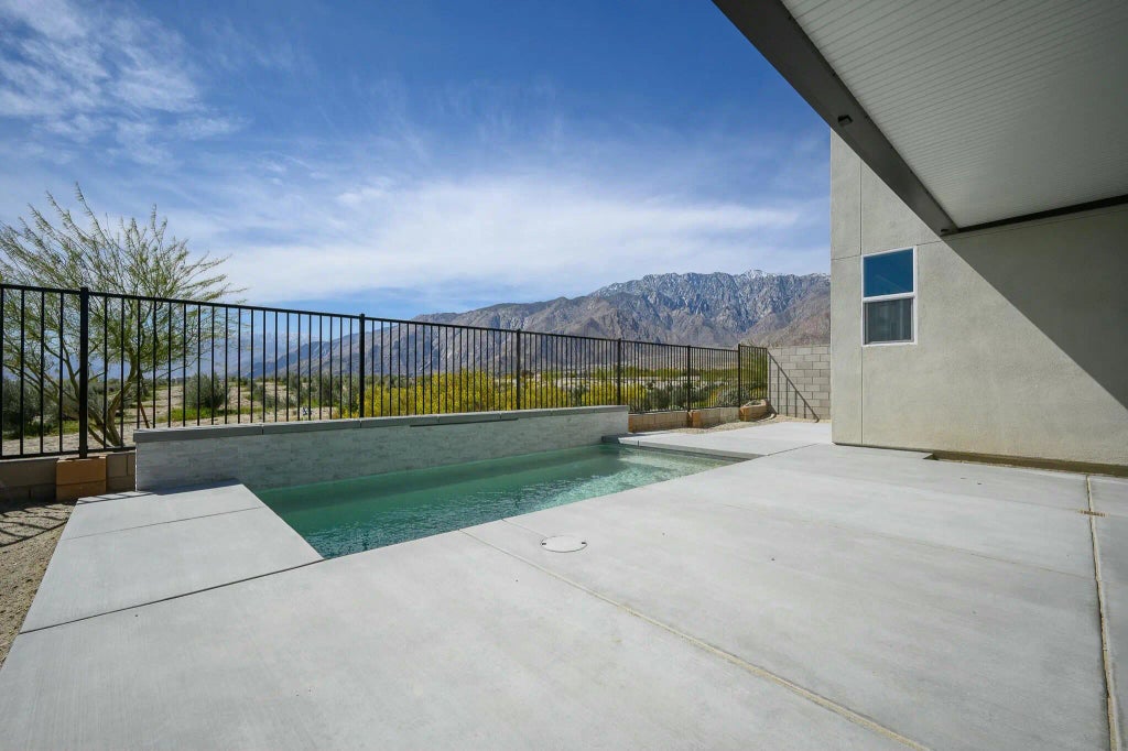 283 Mustang Lane, Palm Springs