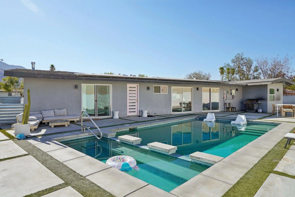 3530 Eastgate Road, Palm Springs