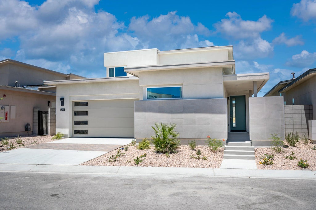 216 Mustang Lane, Palm Springs