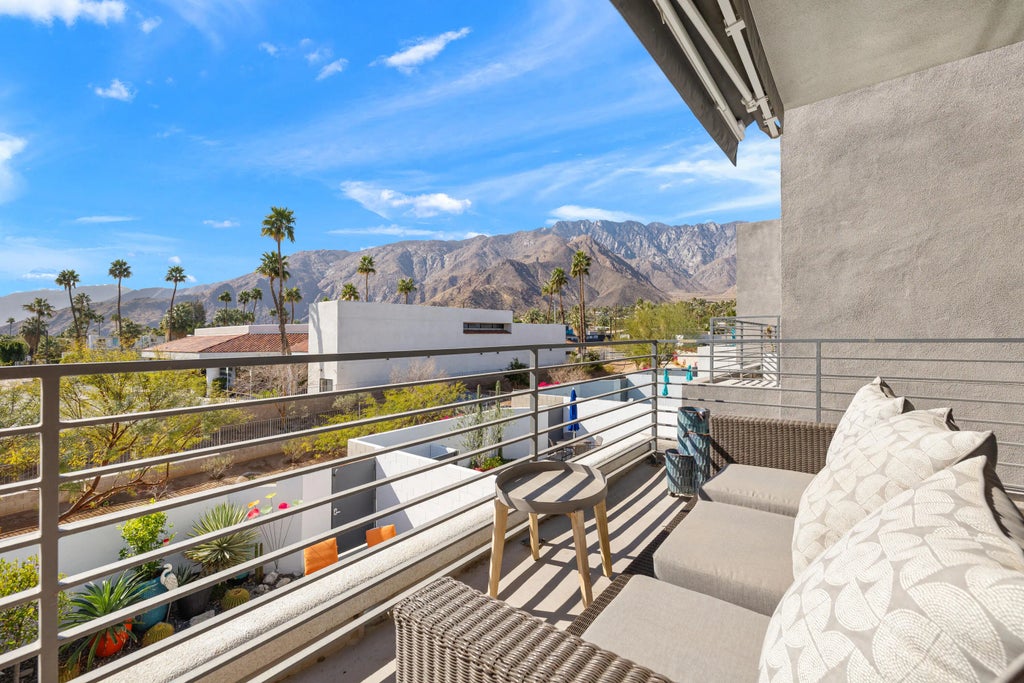 483 Beacon Way, Palm Springs