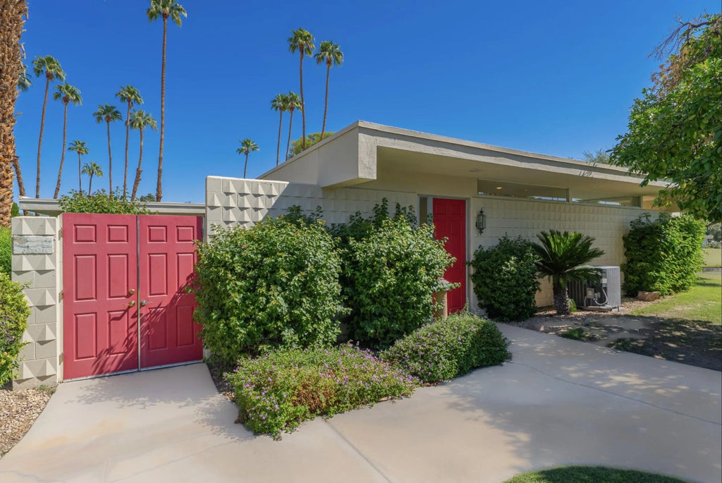 83 Westlake Circle, Palm Springs
