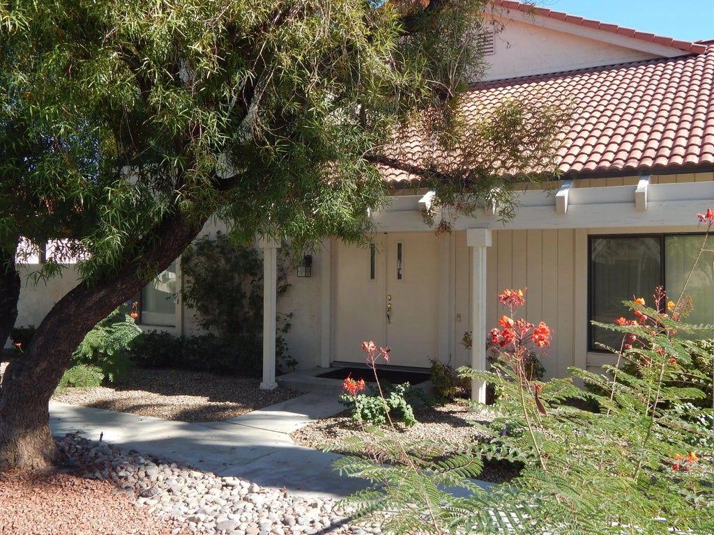 2010 Lawrence Crossley Road, Palm Springs