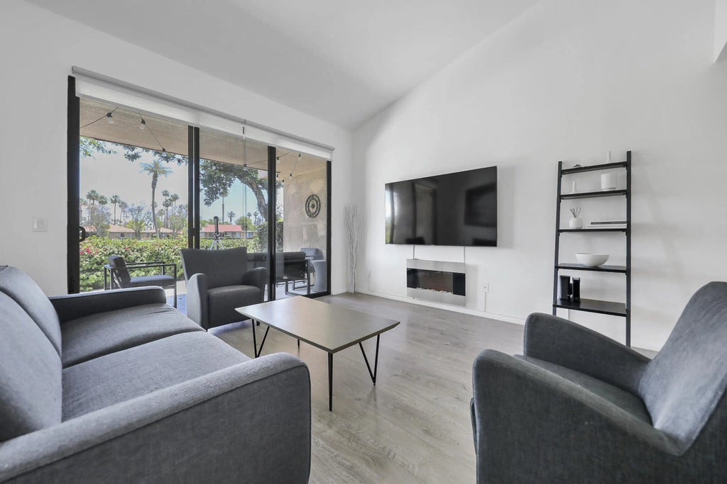 23 Haig Drive, Rancho Mirage