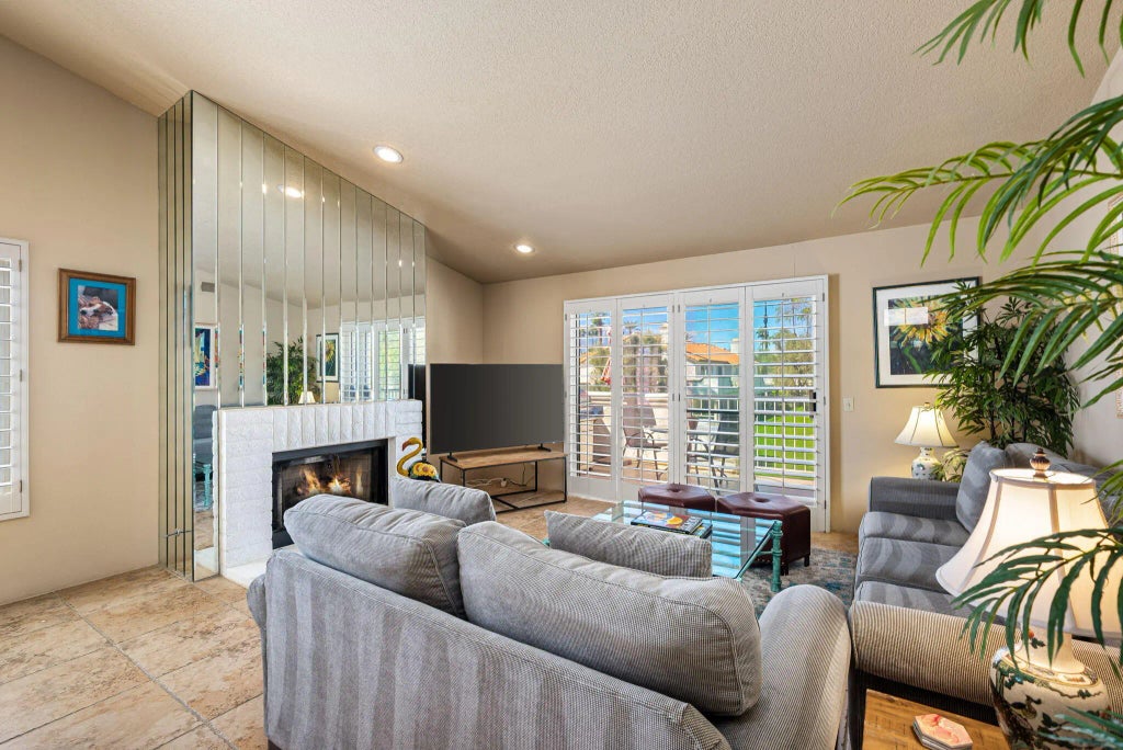 688 Vista Lago Circle, Palm Desert