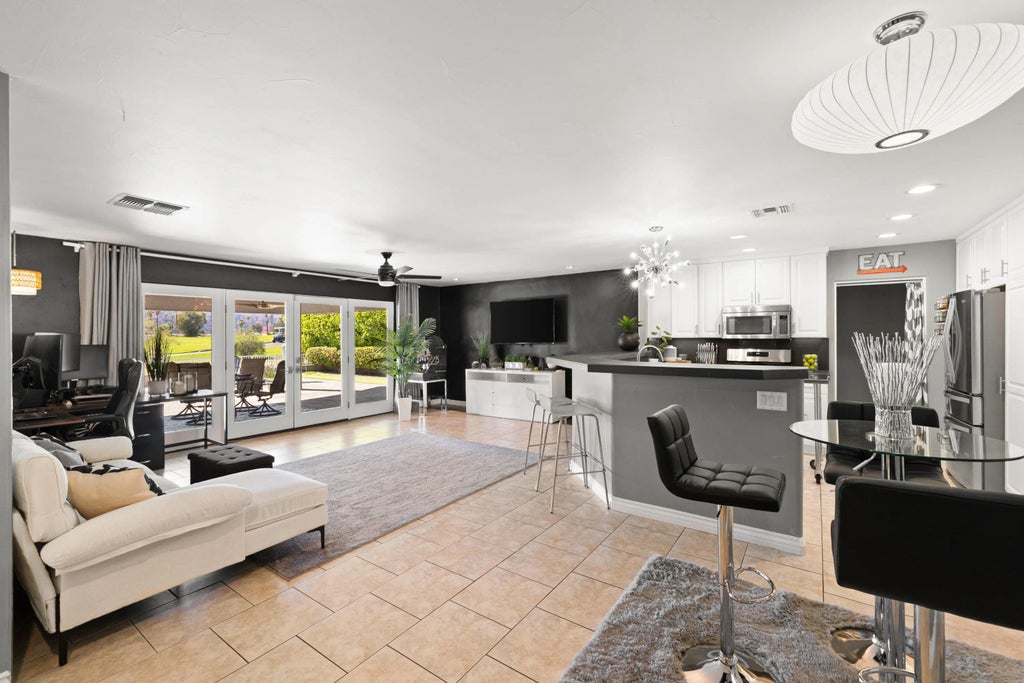 77245 Indiana Avenue, Palm Desert