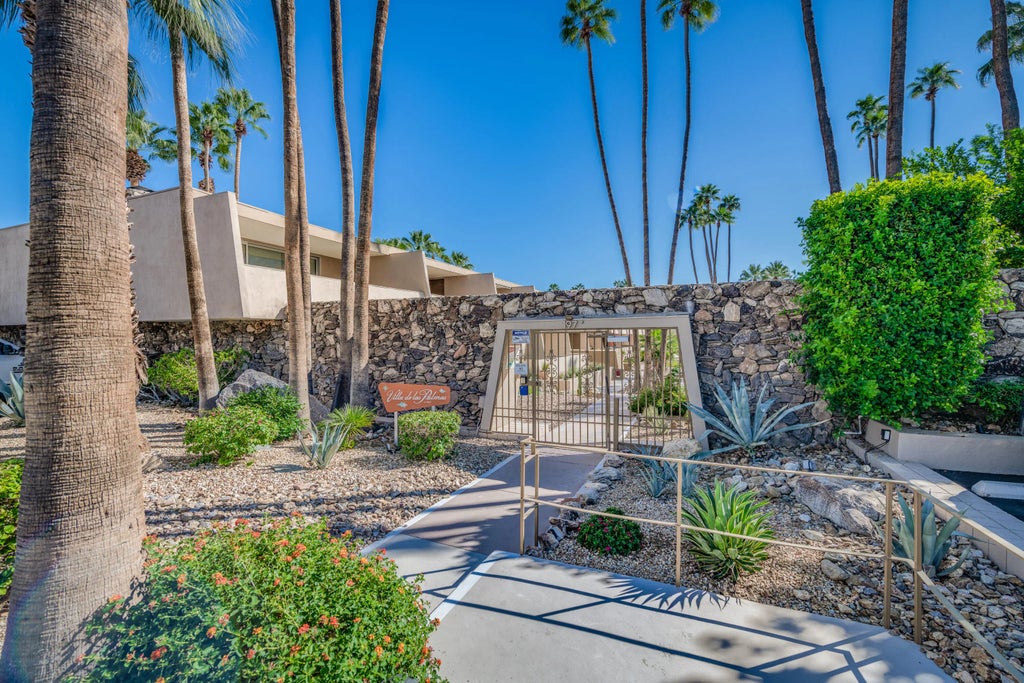 197 Via Lola W, Palm Springs