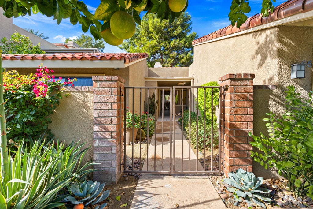 65 Tennis Club Drive, Rancho Mirage