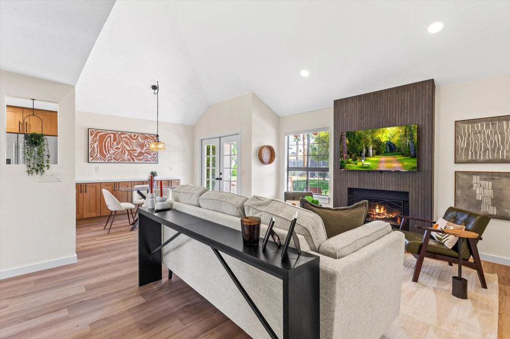 126 Avellino Circle, Palm Desert