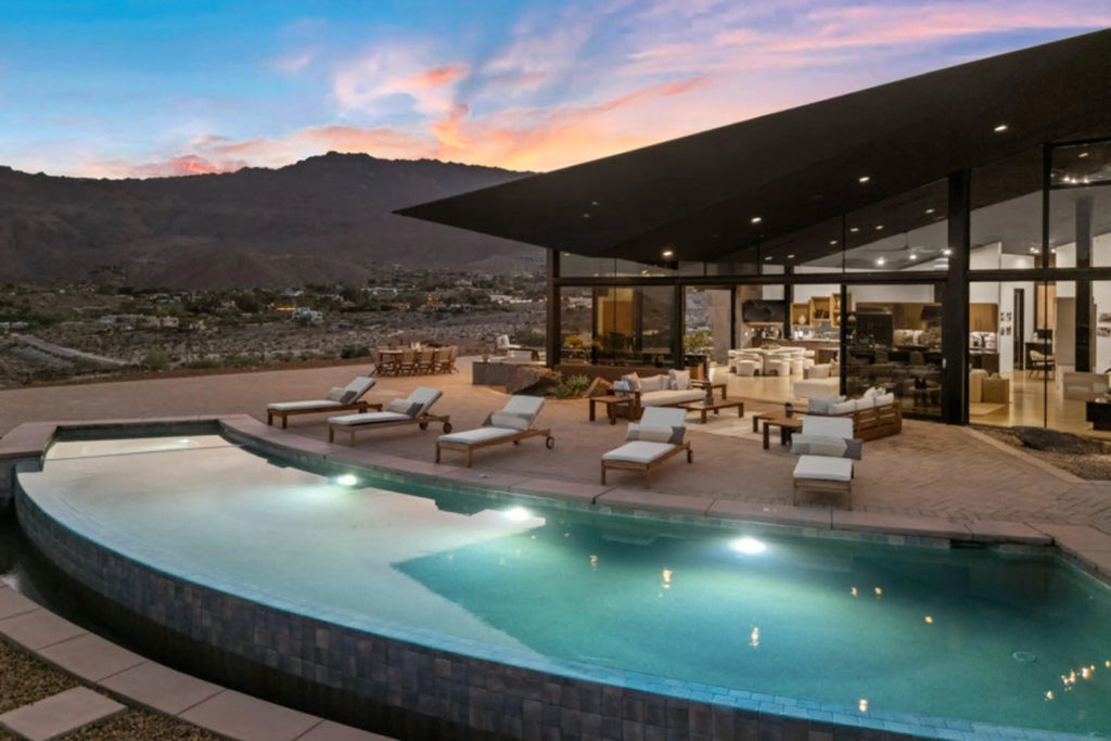 48710 Paisano Road, Palm Desert