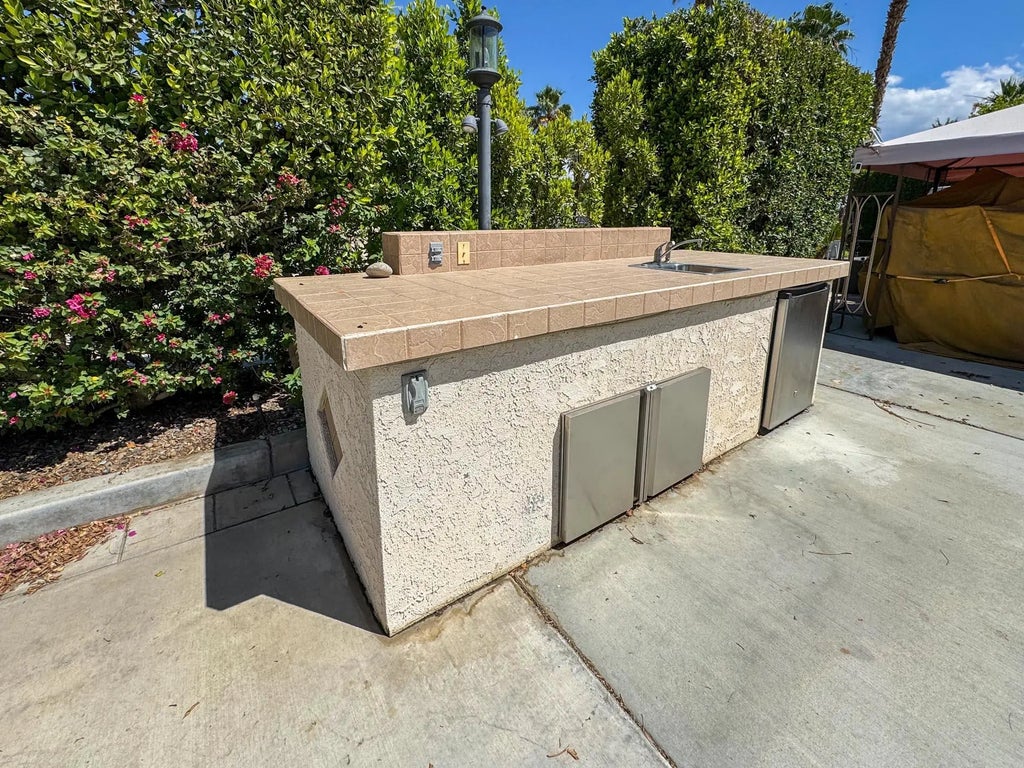 80394 Avenue 48, Indio