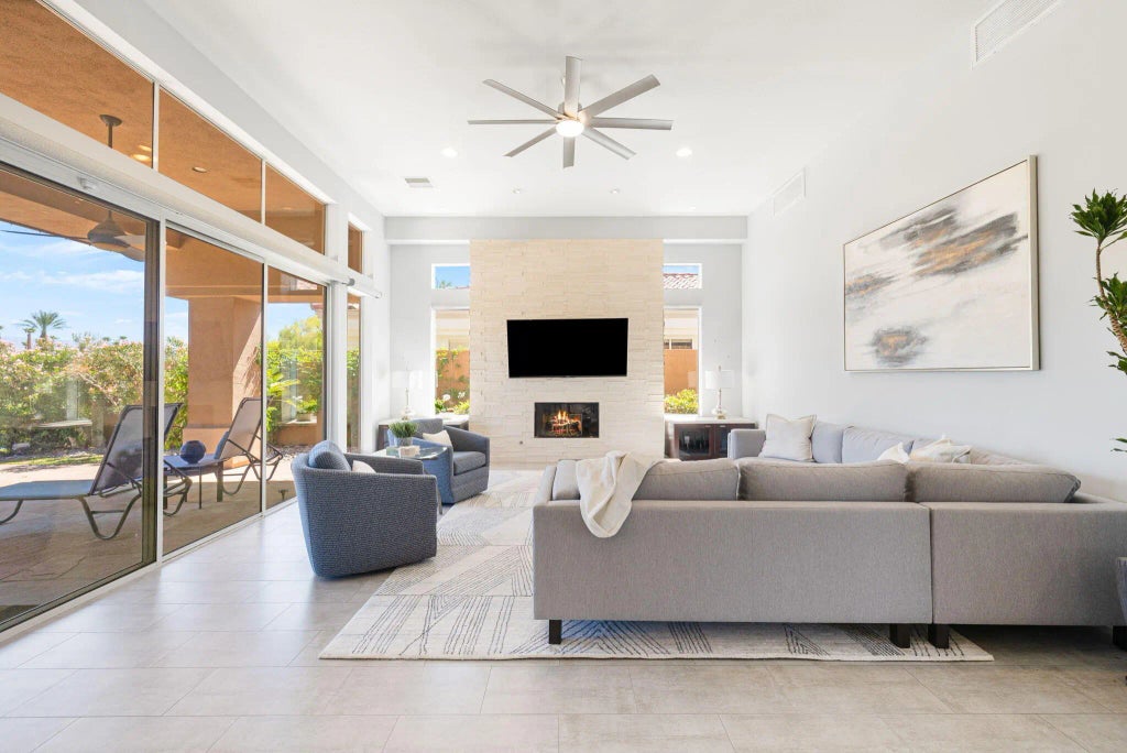 461 White Horse Trail, Palm Desert