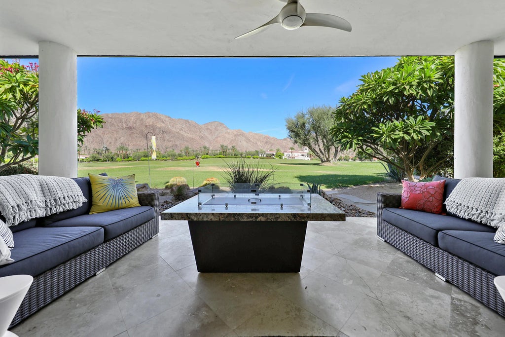 49845 Lago Drive, La Quinta