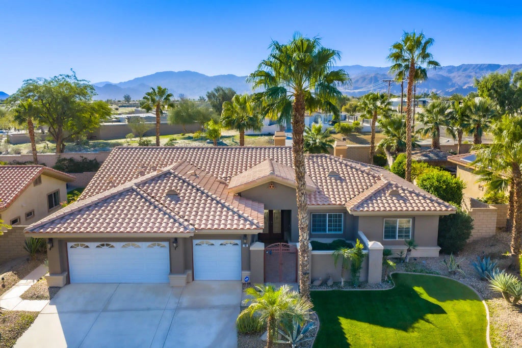 112 Clearwater Way, Rancho Mirage