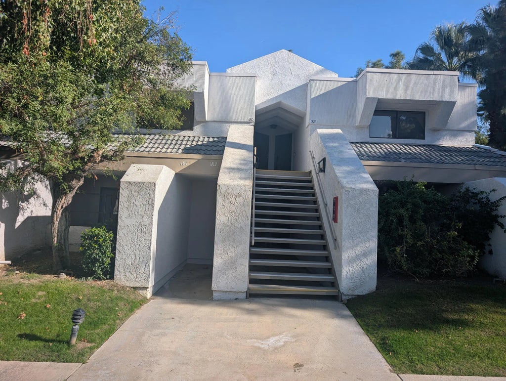 5301 Waverly Drive E, Palm Springs