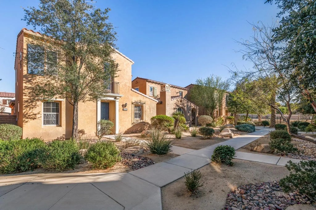 653 Calle Vibrante, Palm Desert