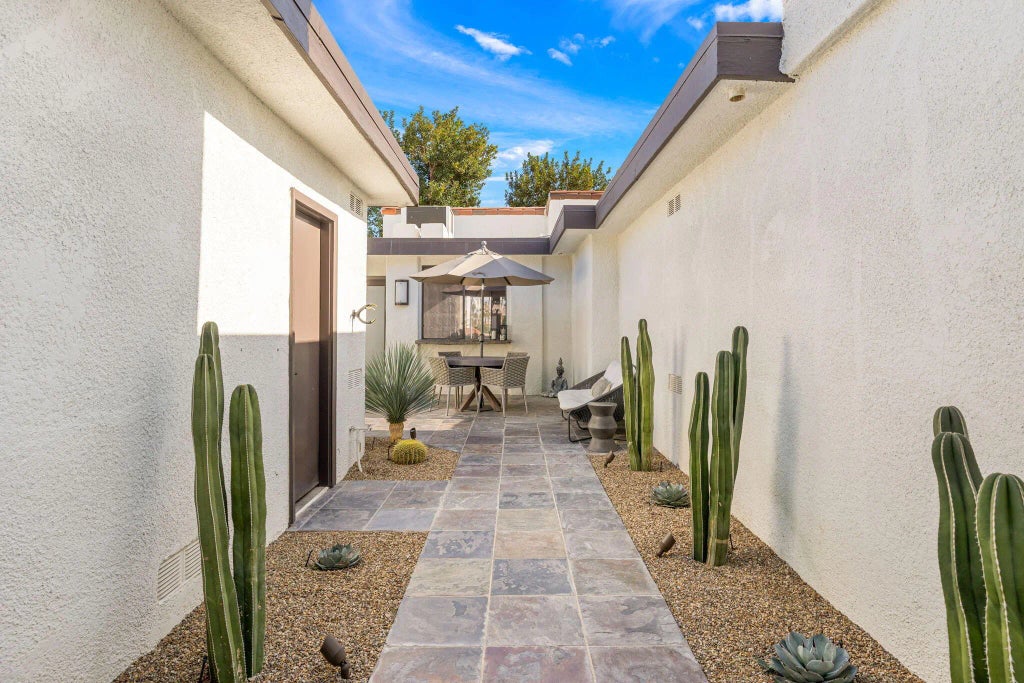 89 Calle Encinitas, Rancho Mirage