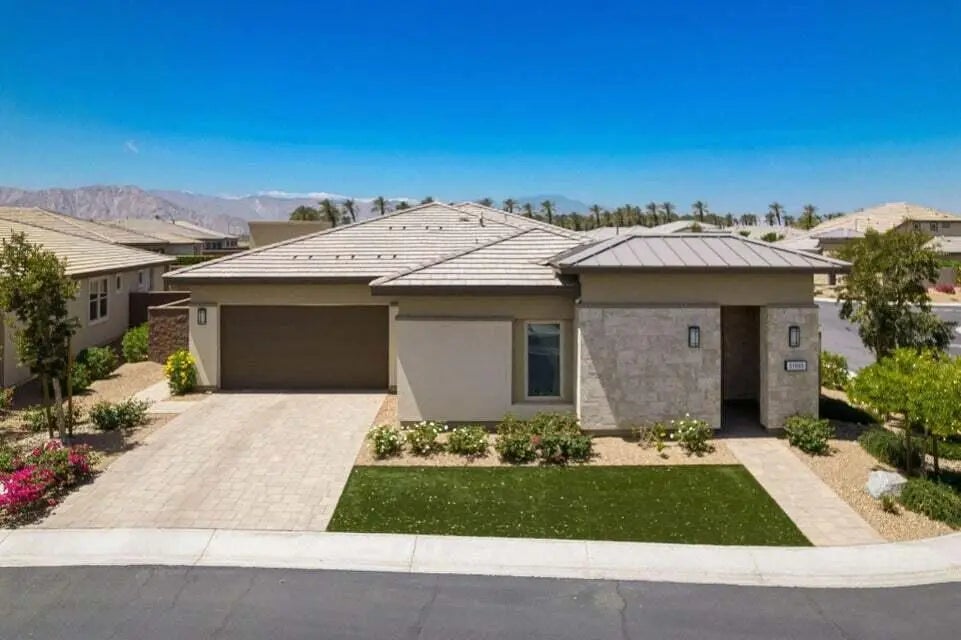 51845 Lakeshore Drive, Indio