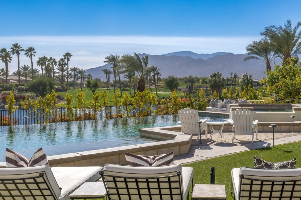 58075 Carmona, La Quinta