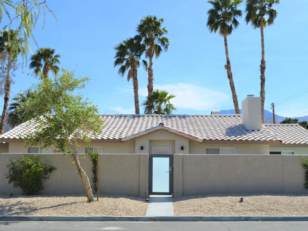 51555 Eisenhower Drive, La Quinta