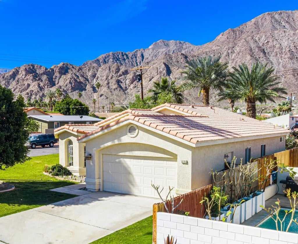 52725 Avenue Alvarado, La Quinta